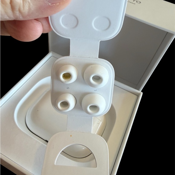 Apple Air Pods Pro - Picture 8 of 10